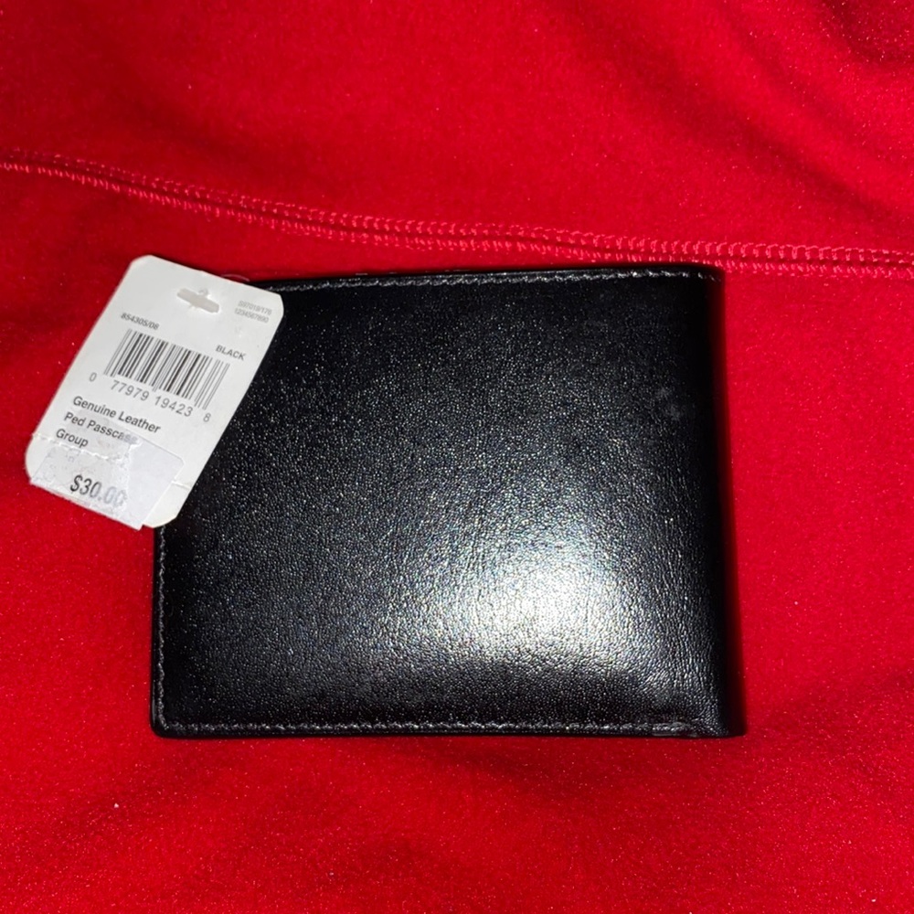 Perry Ellis - Picture 2 of 5